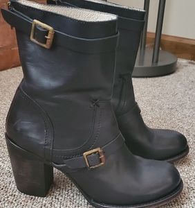 Freebird by Steve Madden Booties